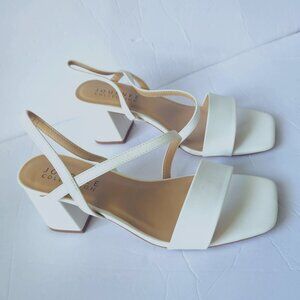 Journee Collection Lirryc Women's  White Sandals Size 9